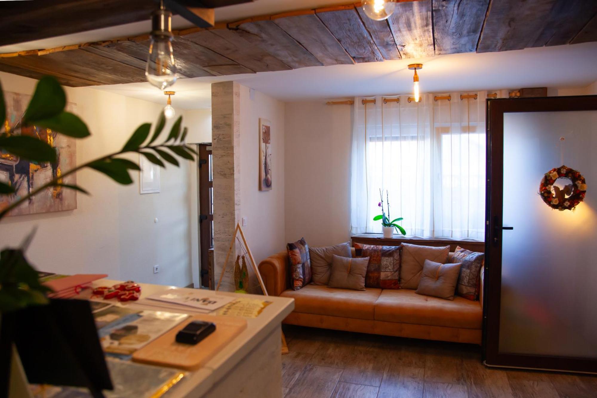 Sobe App Moj Hir Bed And Breakfast Ястребарско Экстерьер фото